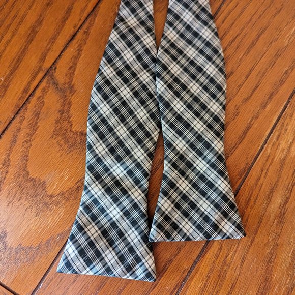 Pierre Cardin Blue Beige & Tan Checked Handmade Polyester Adjustable Bow Tie - Picture 2 of 5
